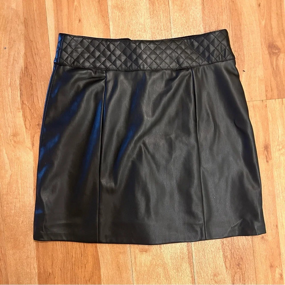 CARMEN MARC VALVO Quilted Faux Leather Skirt NWT 12 - Picture 9 of 9